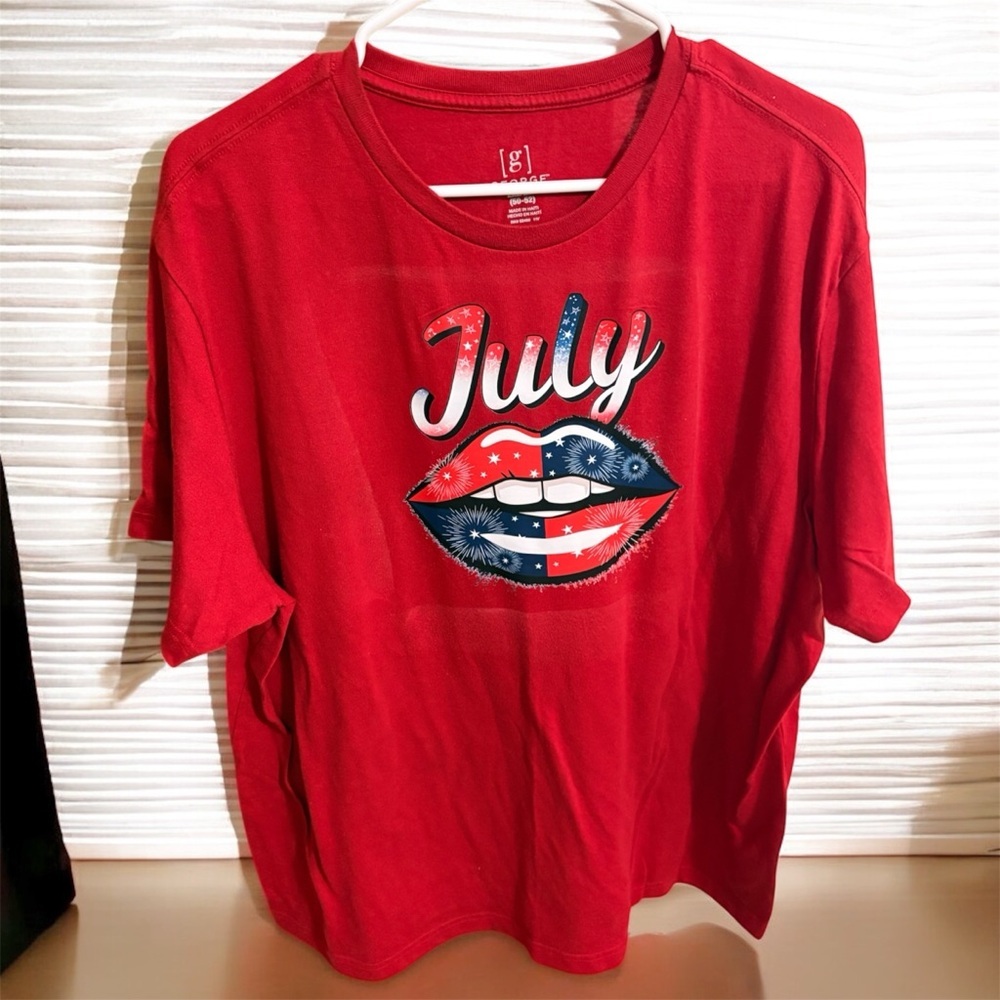 Handcrafted Red Graphic T-Shirt with July Lip Design 2XL